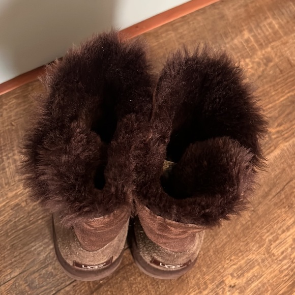 UGG Bailey Button Women Brown Boot | Size 7 - Picture 7 of 11